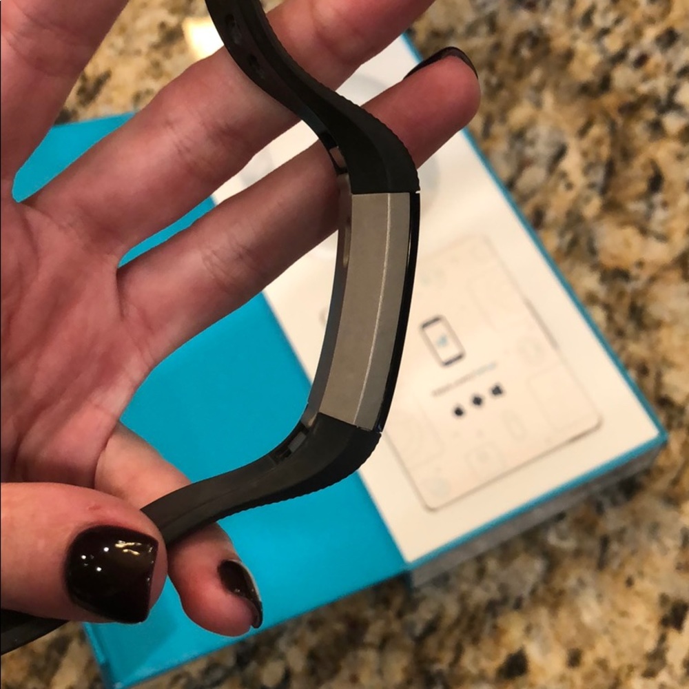 Fitbit Alta - image 4
